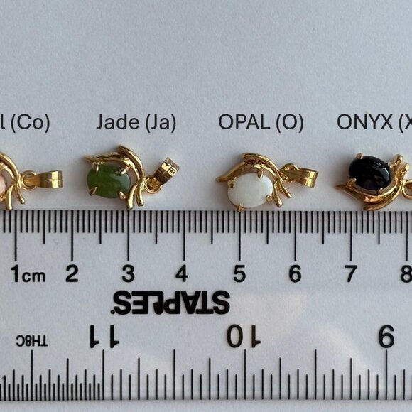 Vintage Jade Pendant Necklace, Dolphin Ore 18K Gold Electroplate - Picture 2 of 5